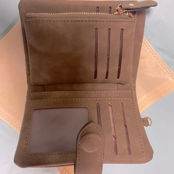 🆕 Lady’s Wallet - Picture 2 of 6